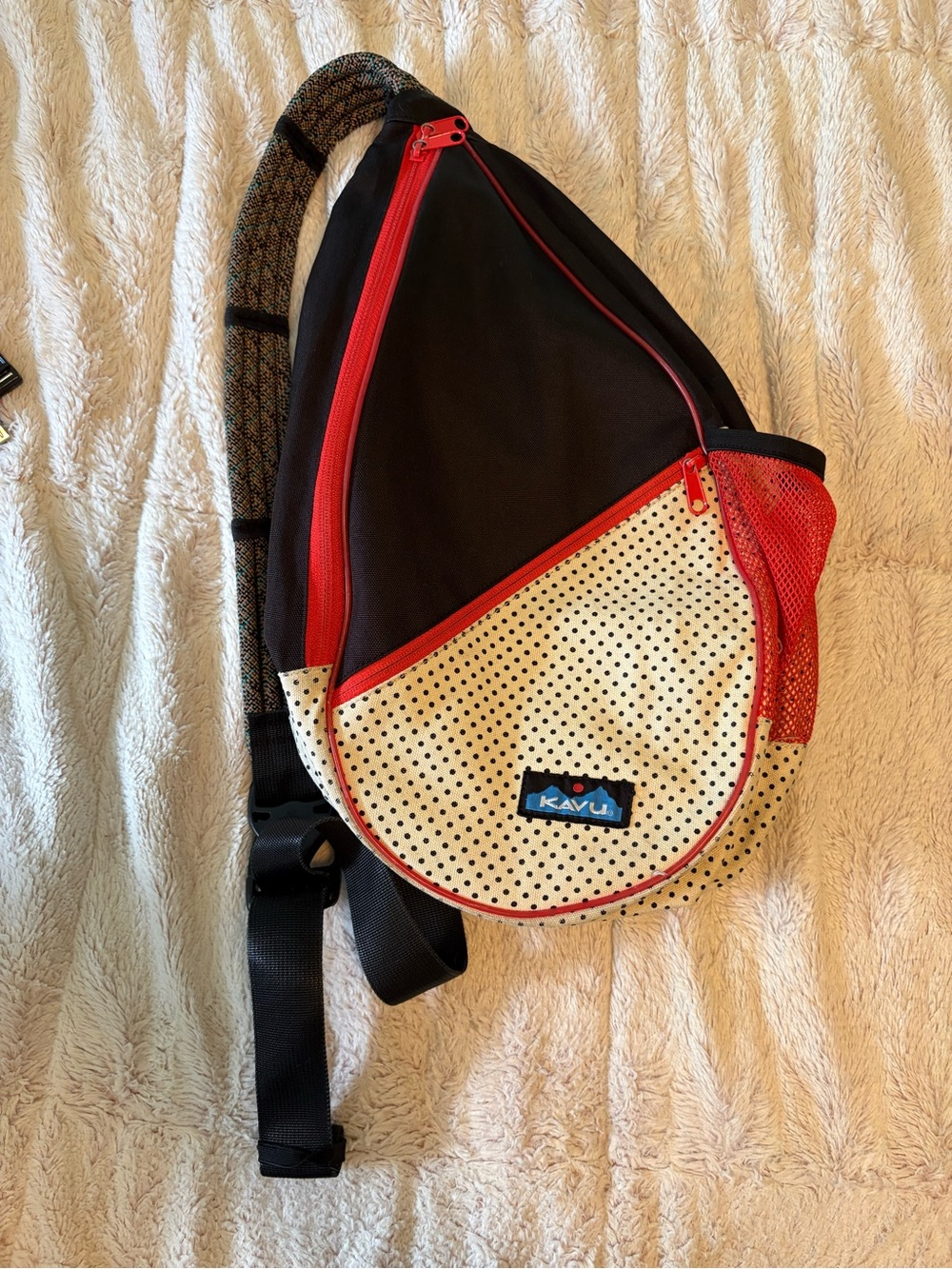 KAVU Paxton Pack sling bag